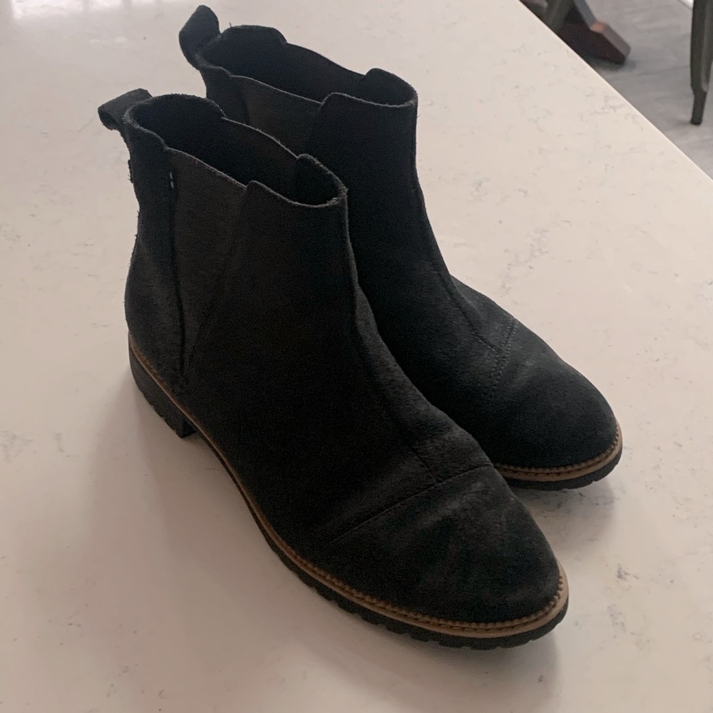 Toms women’s chelsea boot *Size 7* - Picture 2 of 3